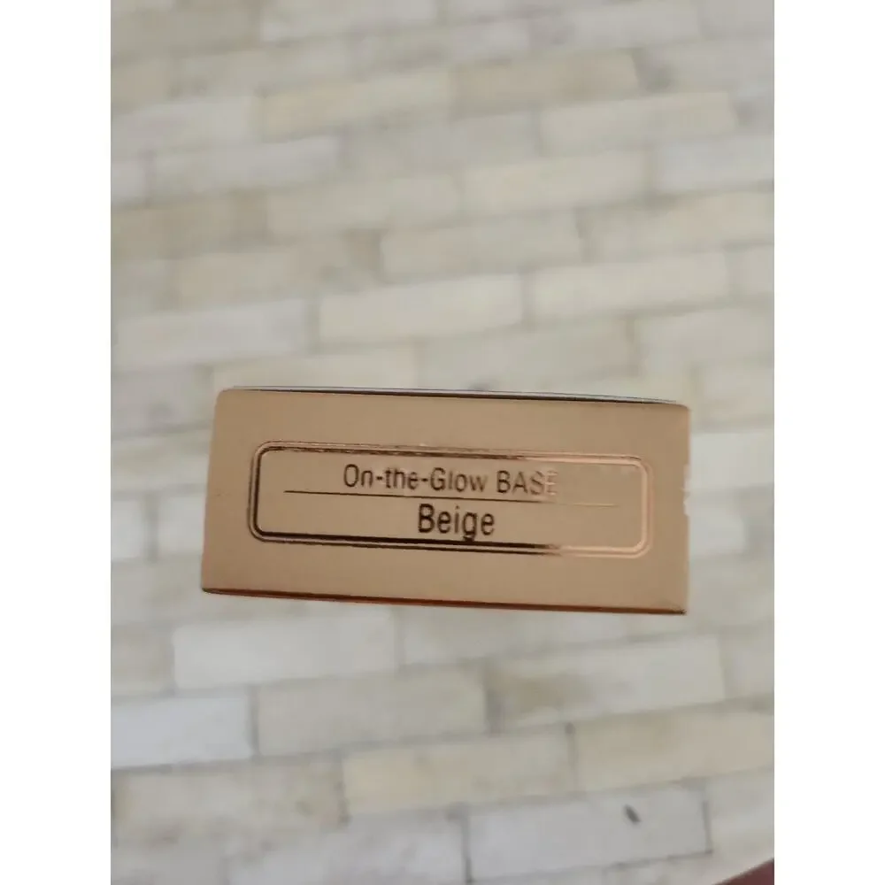 Pixi by Petra On-the-Glow Base Beige NEW